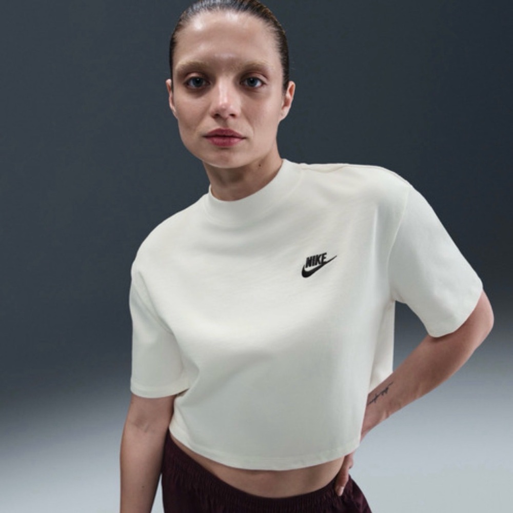Nike Women's Crop Top